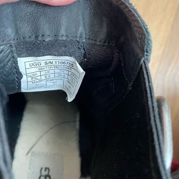 UGG Arleta Black Leather Wedge Boot Booties $180 8.5 - Picture 6 of 11